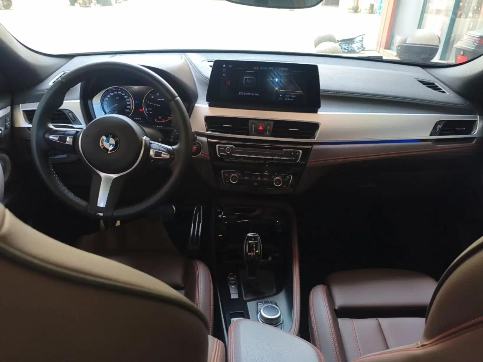 BMW X2 2021 Restyled sDrive25i Midnight Edition — миниатюра 12