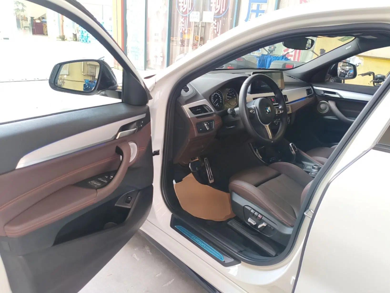 BMW X2 2021 Restyled sDrive25i Midnight Edition — миниатюра 18