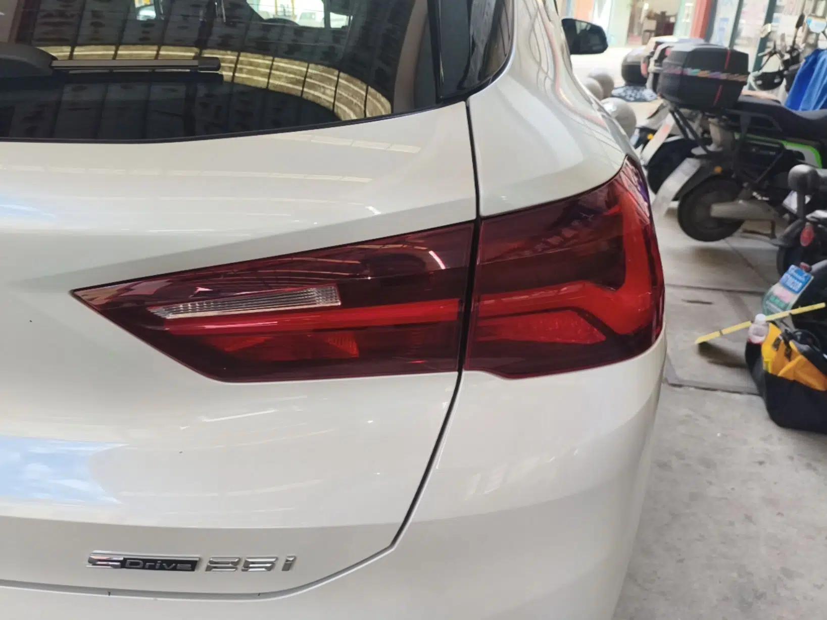 BMW X2 2021 Restyled sDrive25i Midnight Edition — миниатюра 9