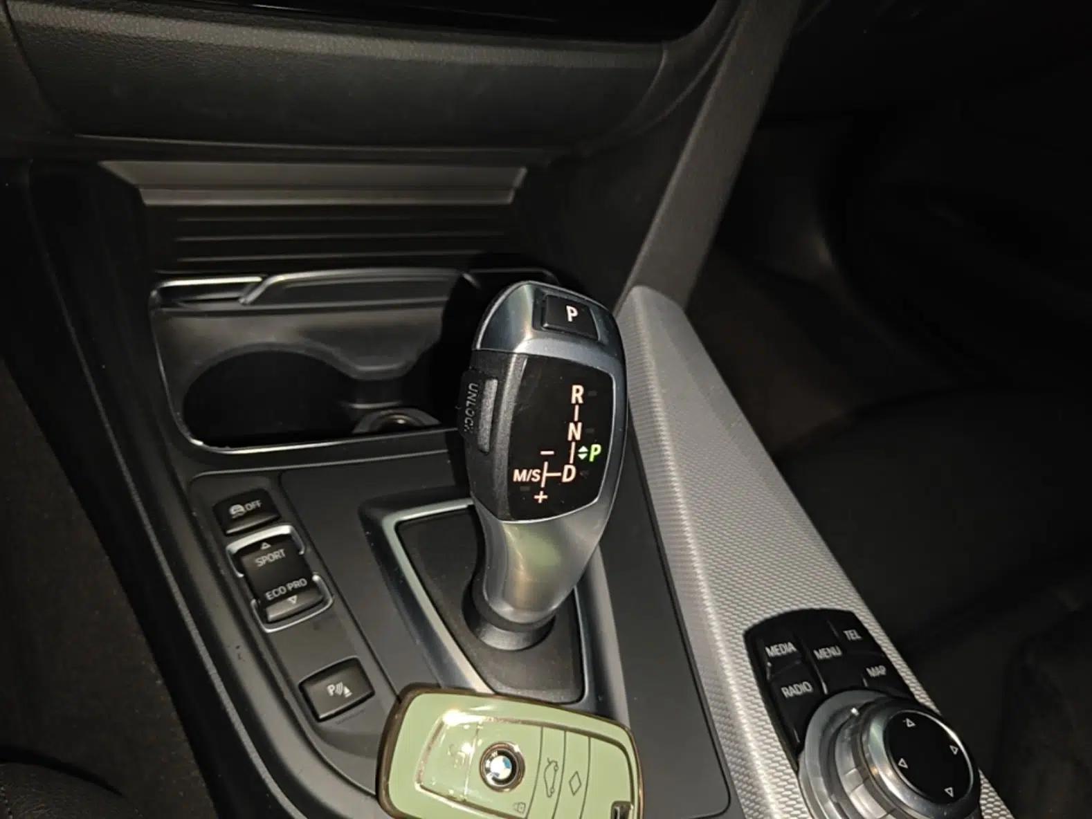 BMW 3 Series GT 2017 320i M Sport — миниатюра 16