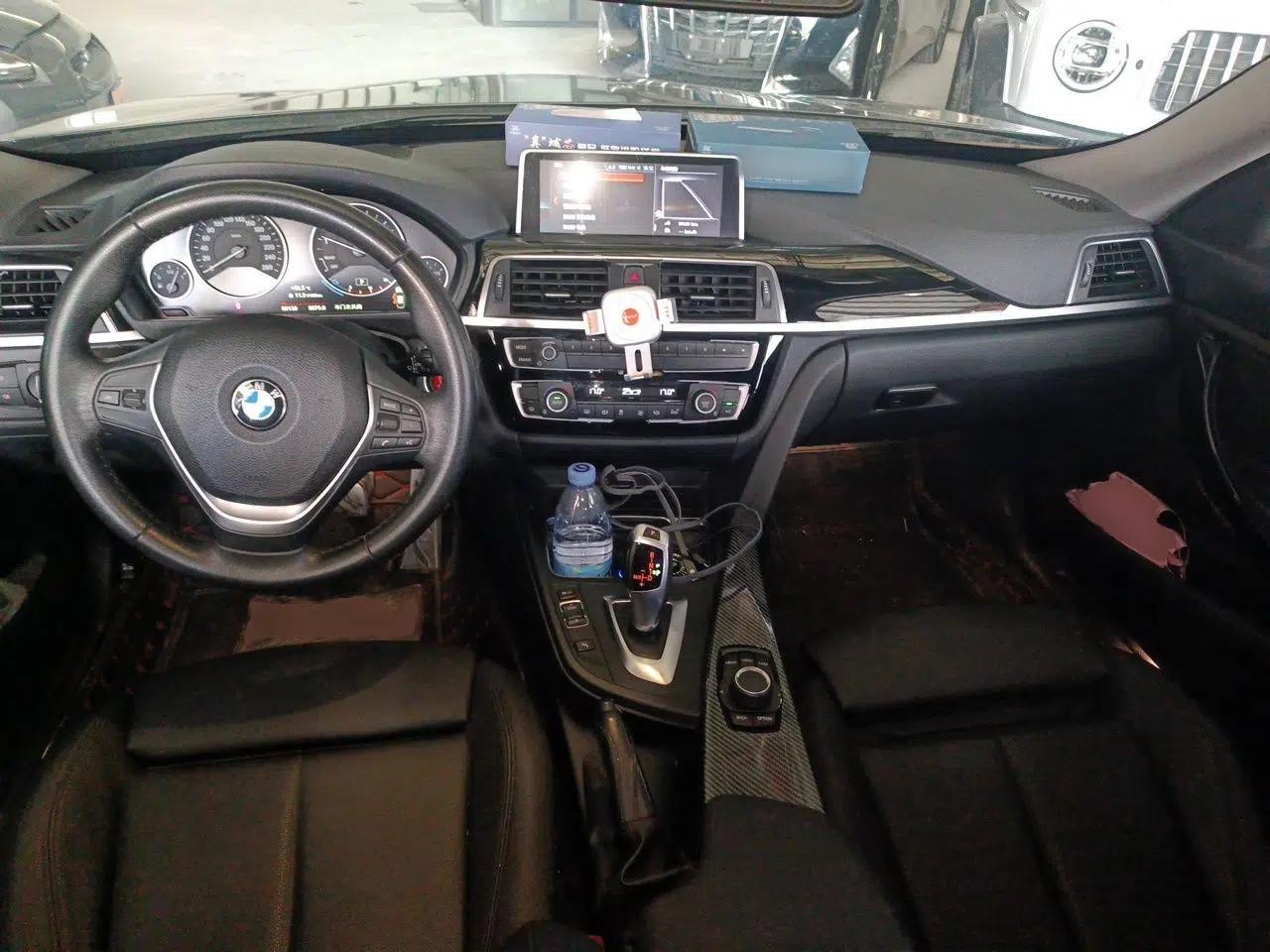 BMW 3 Series GT 2018 320i Sport Edition — миниатюра 9