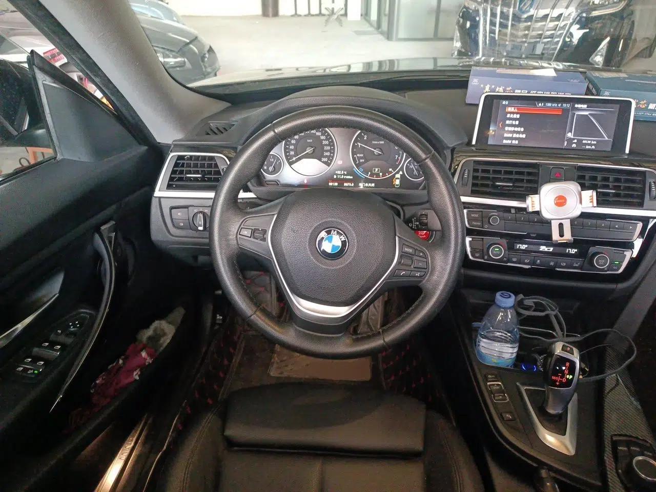 BMW 3 Series GT 2018 320i Sport Edition — миниатюра 10