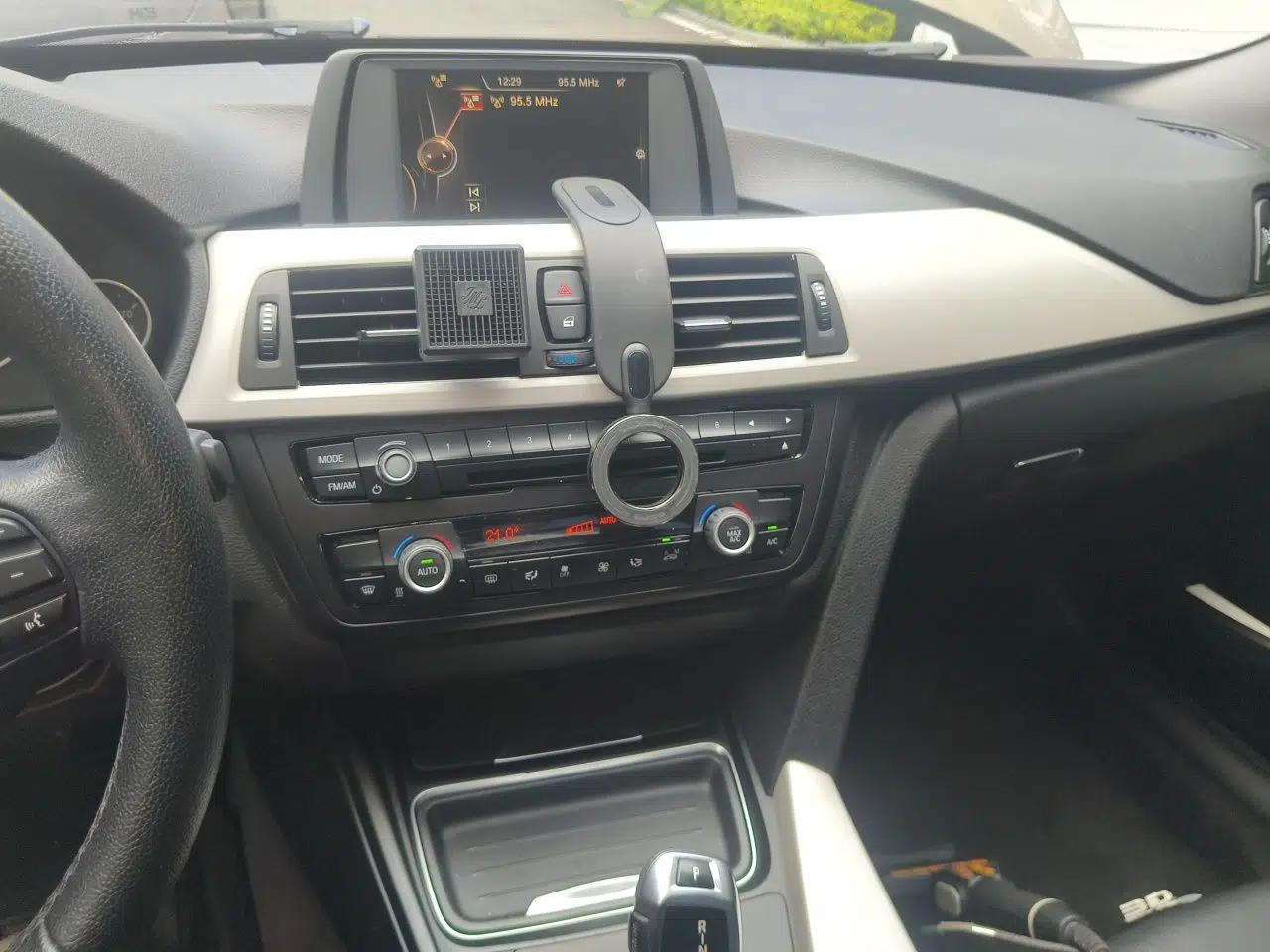 BMW 3 Series GT 2013 320i Leading Model — миниатюра 13
