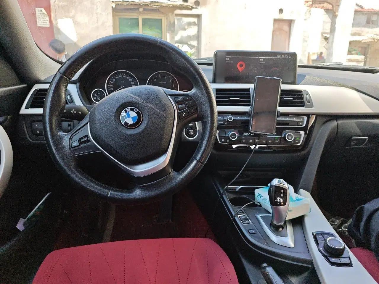 BMW 3 Series GT 2017 320i Sport Edition — миниатюра 10