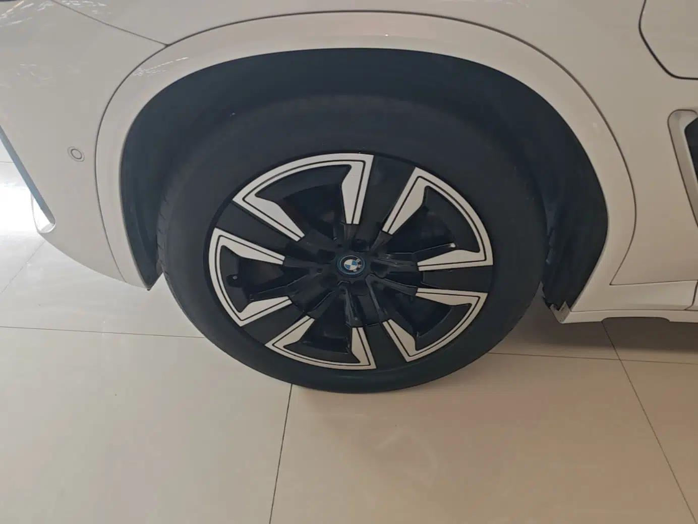 BMW iX3 2022 Leading Model — миниатюра 10