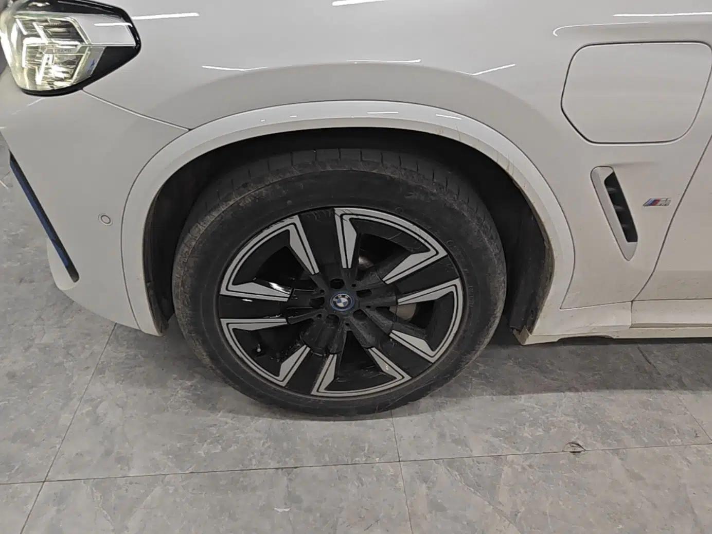 BMW iX3 2022 Leading Model — миниатюра 10