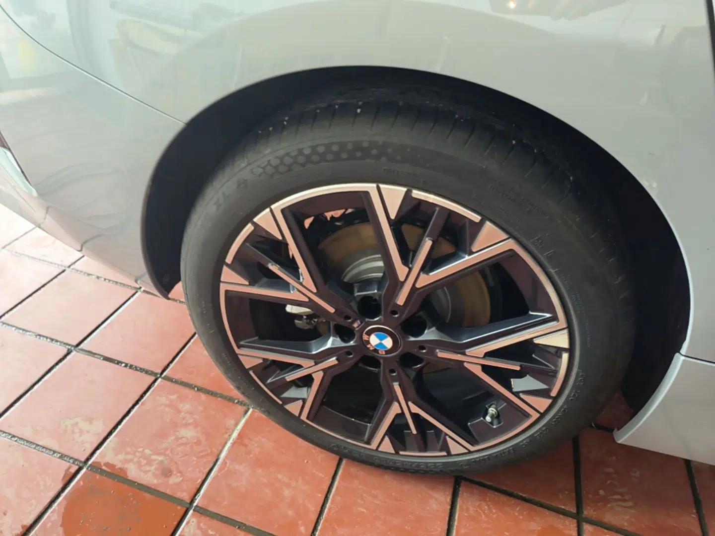BMW 2 Series 2025 225L M Sport Package — миниатюра 11
