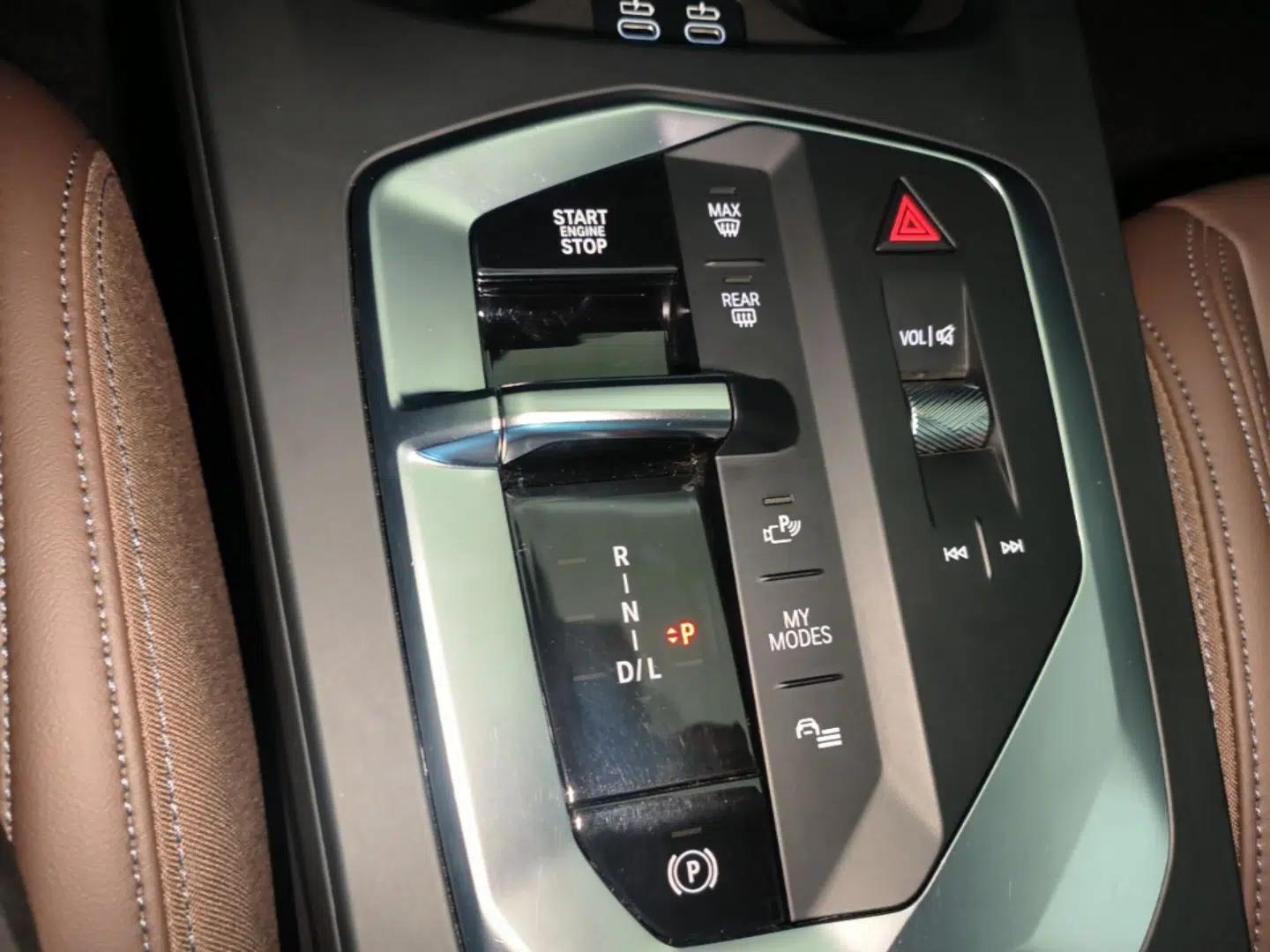 BMW 2 Series 2025 225L M Sport Package — миниатюра 21