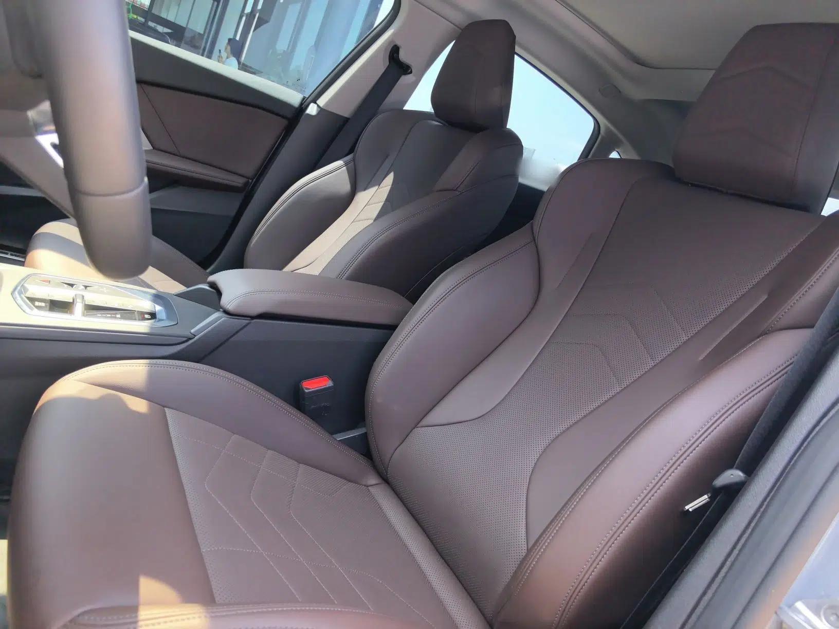 BMW 2 Series 2025 225L M Sport Package — миниатюра 32