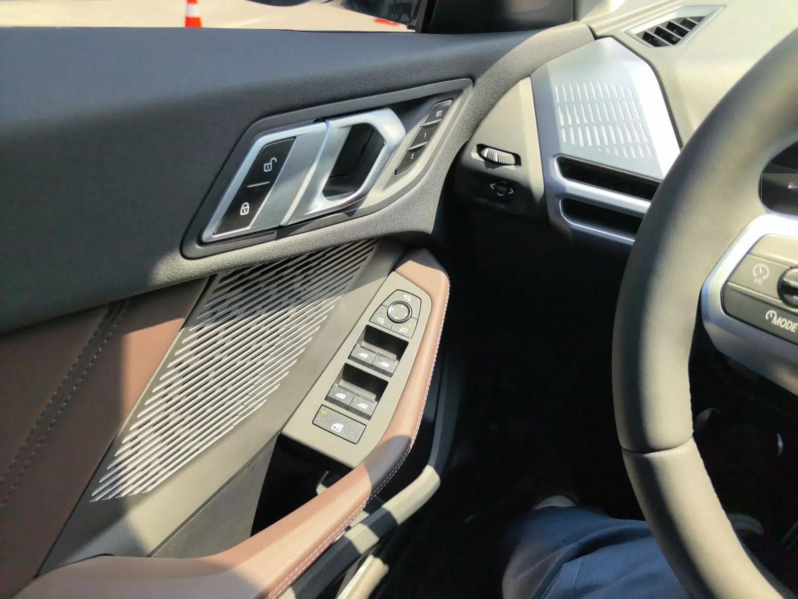 BMW 2 Series 2025 225L M Sport Package — миниатюра 36