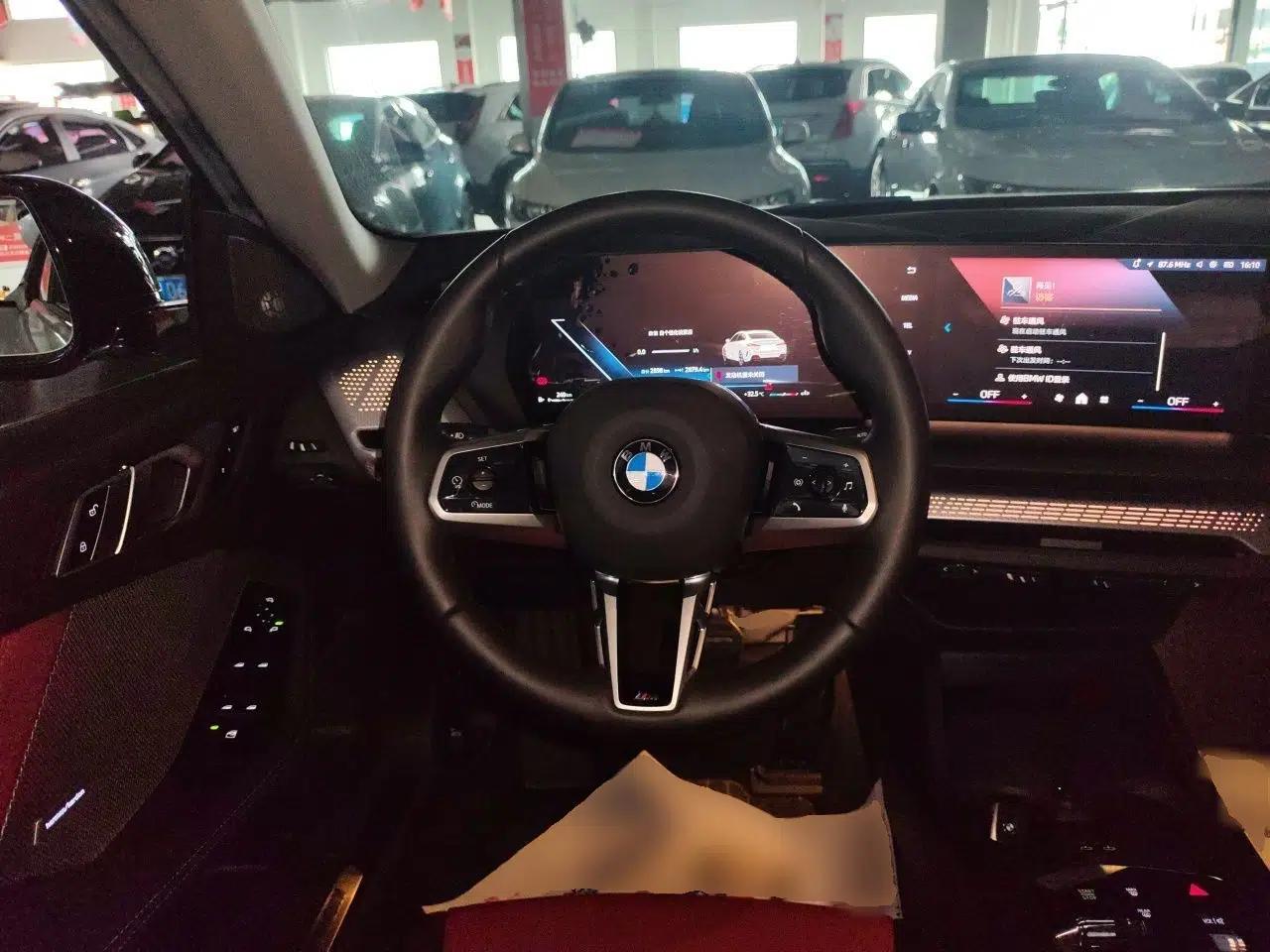 BMW 2 Series 2025 225L M Sport Night Edition Package — миниатюра 10