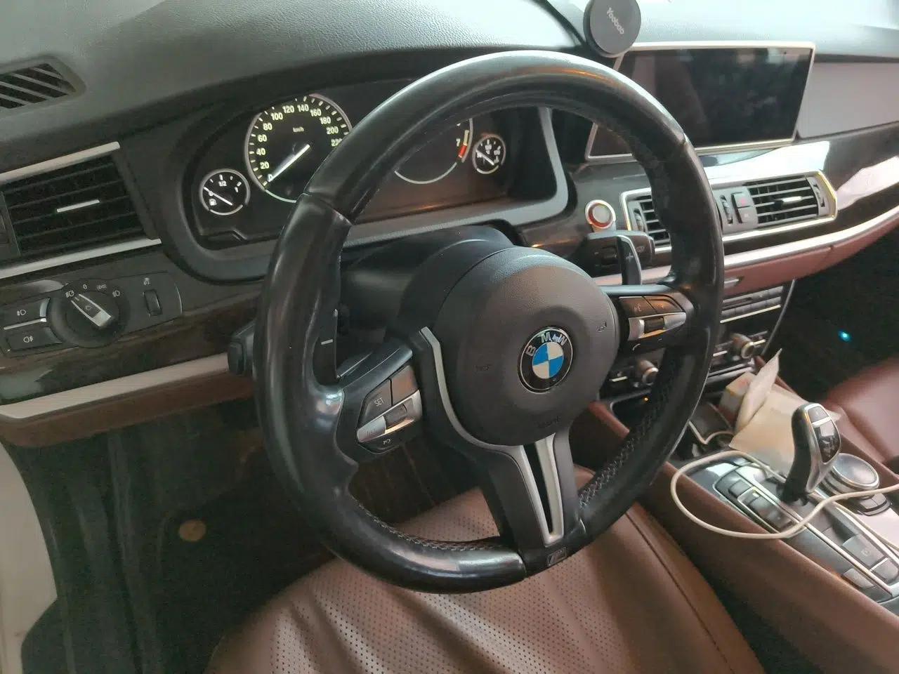 BMW 5 Series GT 2014 528i Leading Model — миниатюра 10