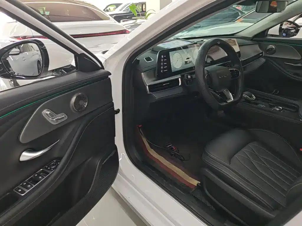 Chery Arrizo 8 2025 1.6T DCT Smart — миниатюра 16