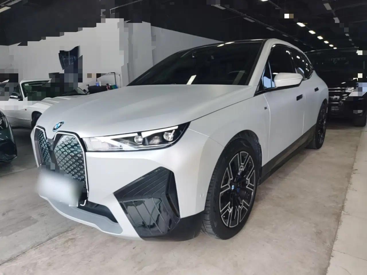 BMW iX 2022 xDrive40 — миниатюра 1
