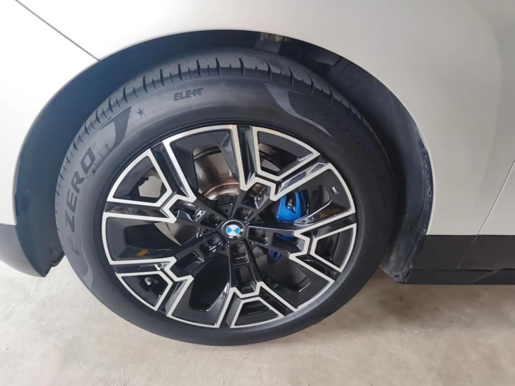 BMW iX 2022 xDrive40 — миниатюра 15