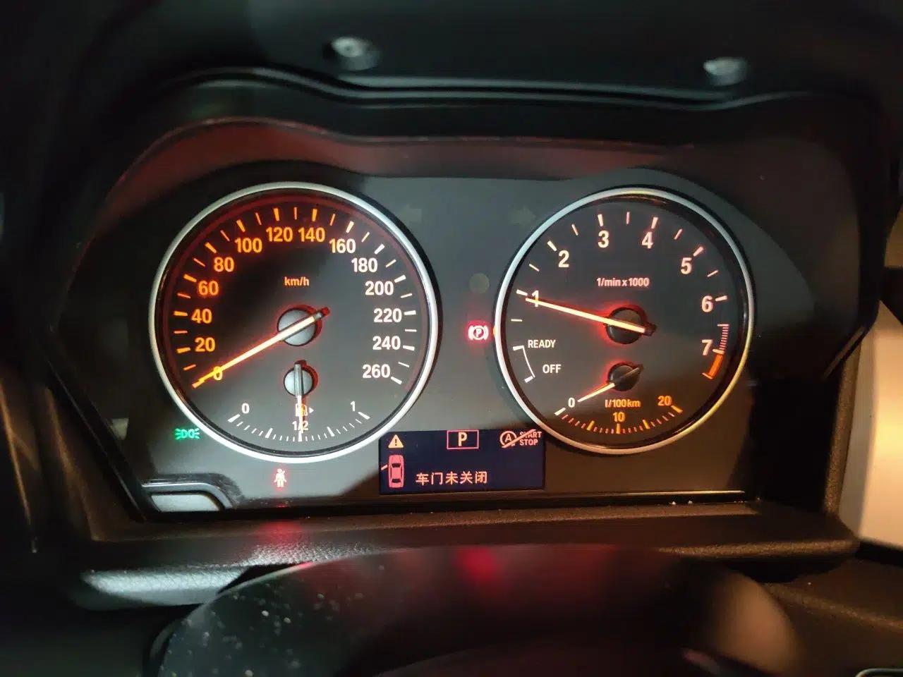 BMW 2 Series Active Tourer 2016 218i Fashion Model — миниатюра 11