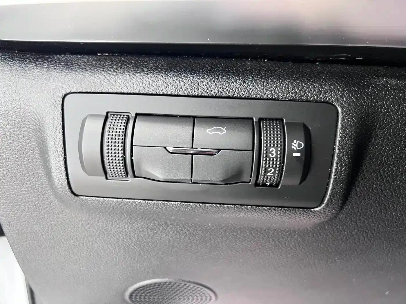 Chery Tiggo 8 2022 1.5TCI Automatic Premium Edition 7-Seater — миниатюра 15