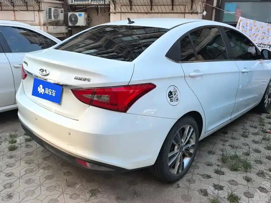 Chery Arrizo 5 2016 1.5L CVT Trendsetter Edition — миниатюра 3