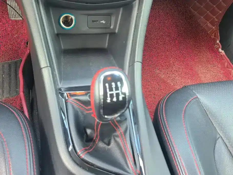 Chery Arrizo 5 2017 1.5L Manual Deluxe Edition — миниатюра 16