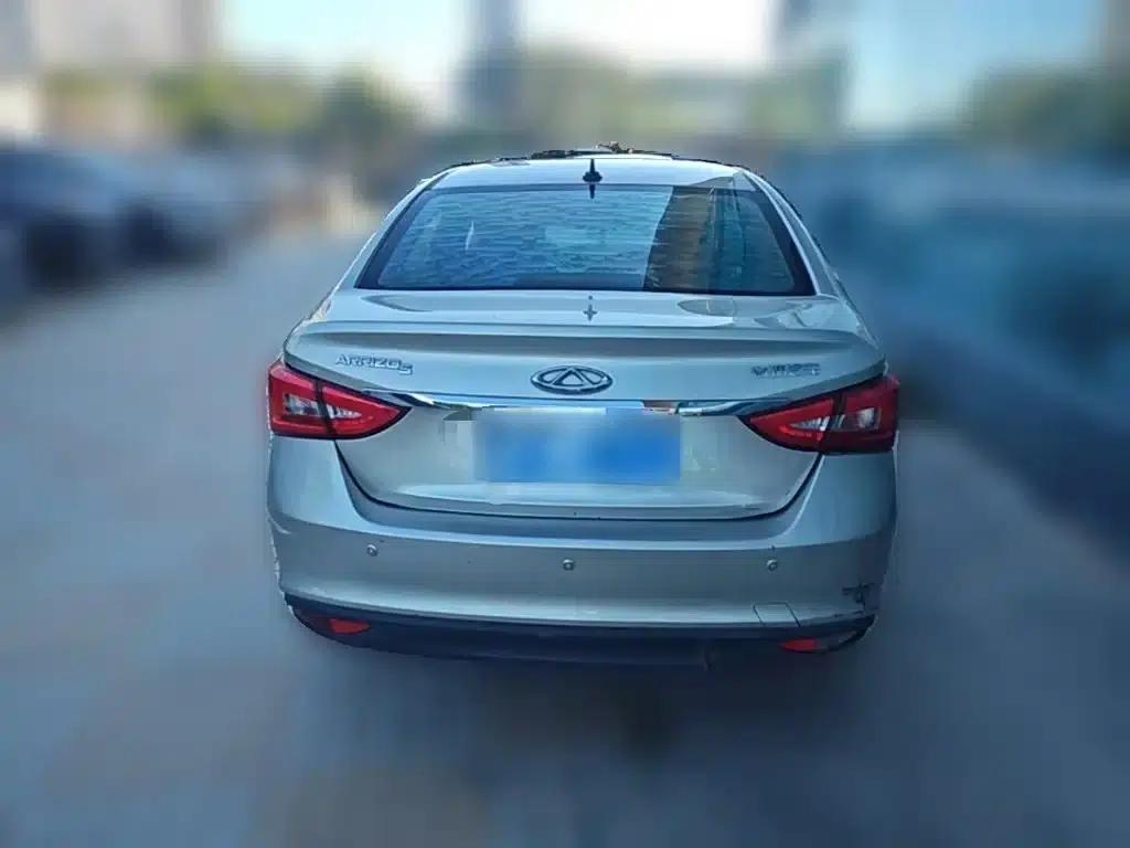 Chery Arrizo 5 2016 1.5L CVT Trendsetter Edition — миниатюра 10