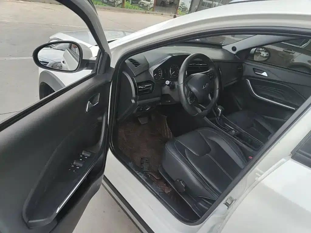 Chery Tiggo 3x 2021 PLUS 1.5L CVT Enjoyable Red Date Edition — миниатюра 16