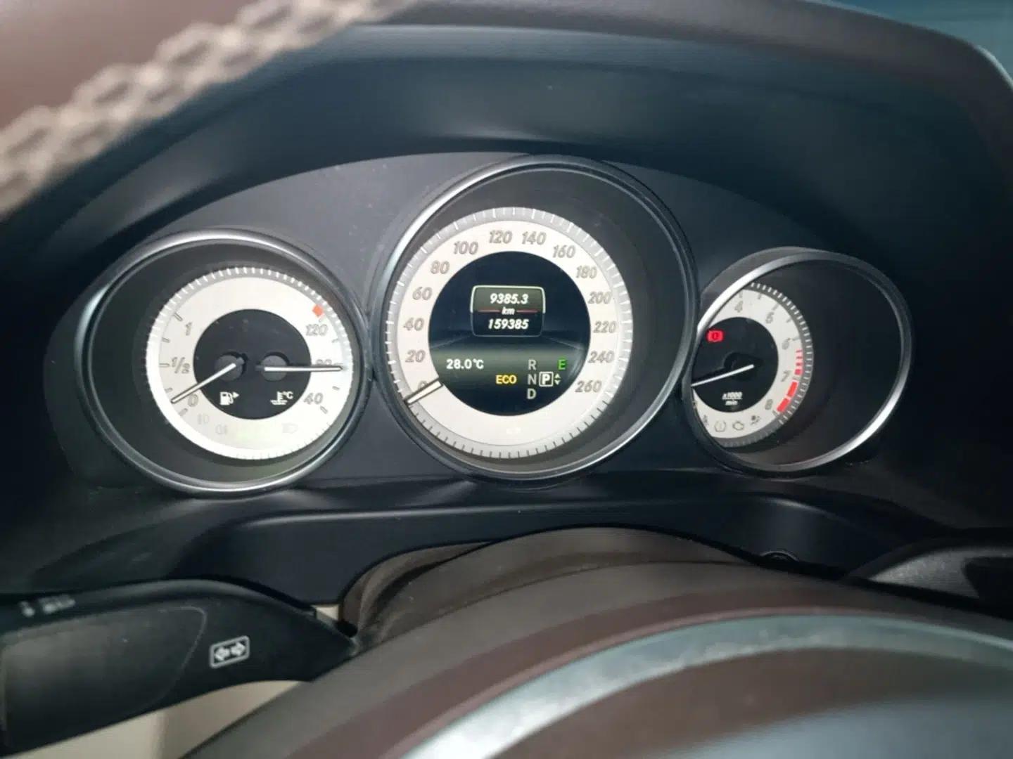 Mercedes-Benz E-Class 2015 E 180 L Sport Edition — миниатюра 19