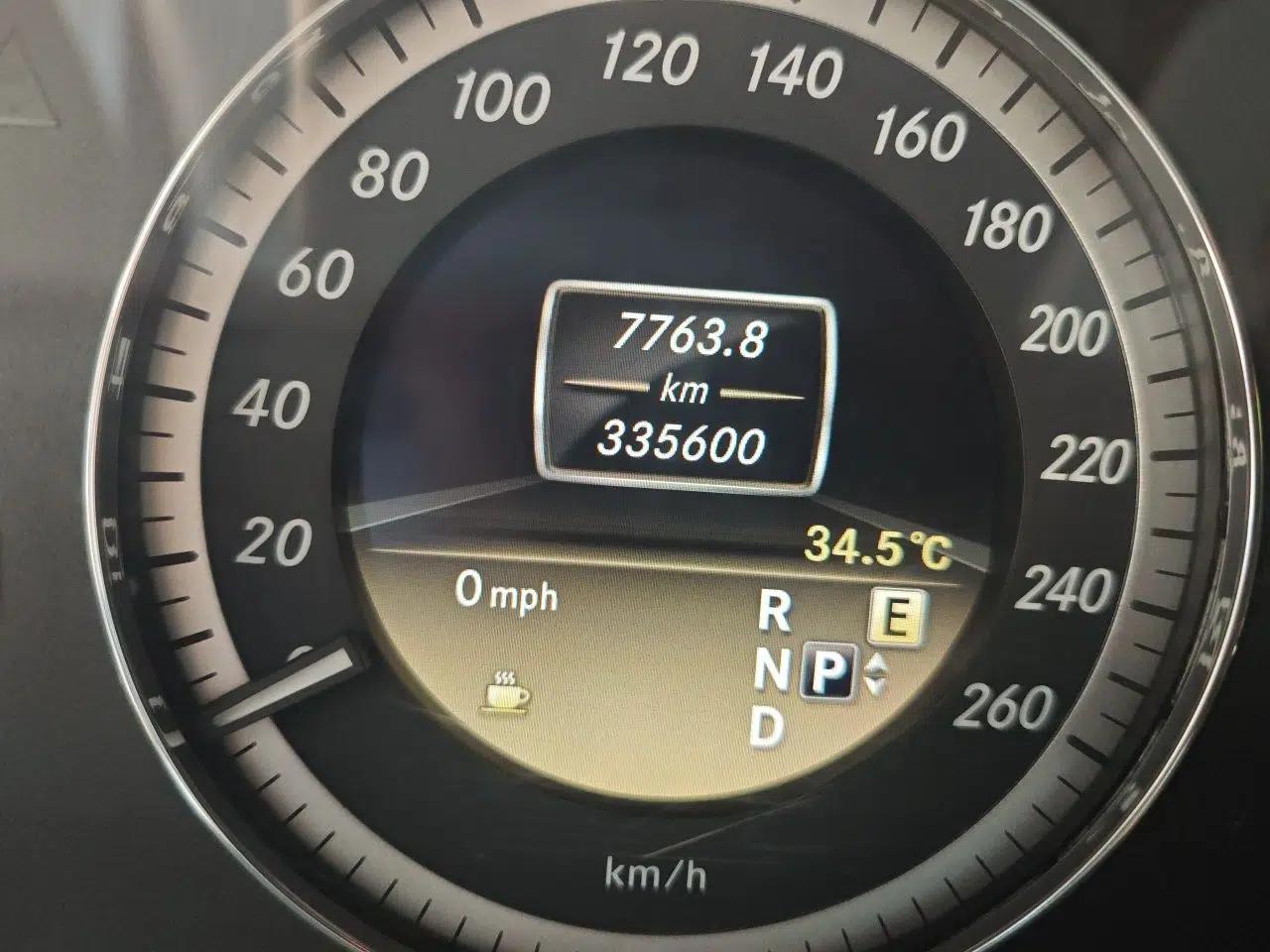 Mercedes-Benz E-Class 2012 E 200 L CGI Elegant Model — миниатюра 12