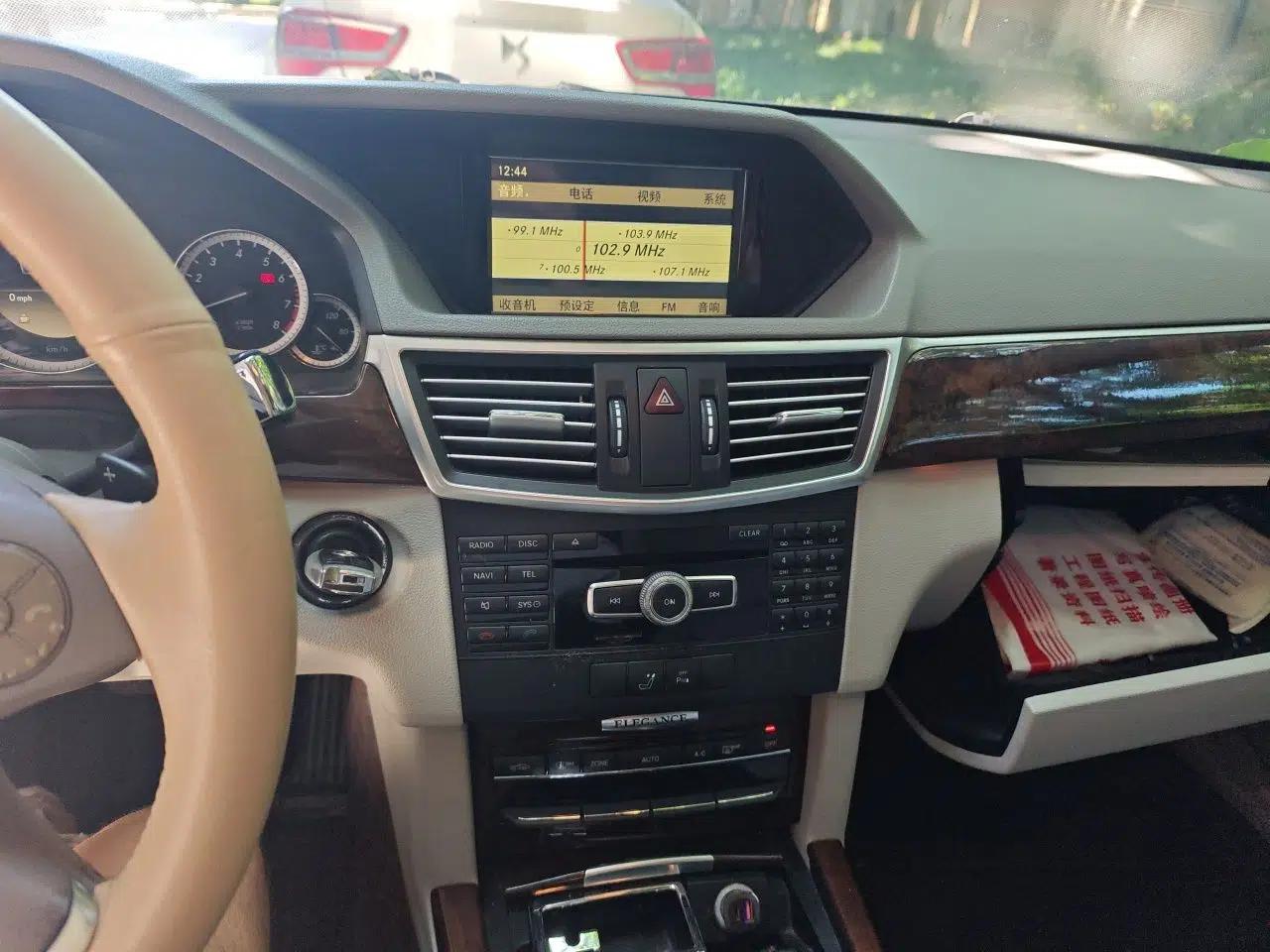 Mercedes-Benz E-Class 2012 E 200 L CGI Elegant Model — миниатюра 13