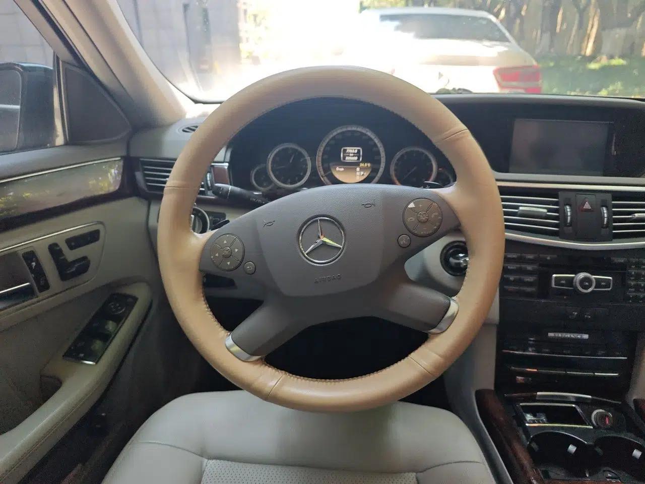 Mercedes-Benz E-Class 2012 E 200 L CGI Elegant Model — миниатюра 10