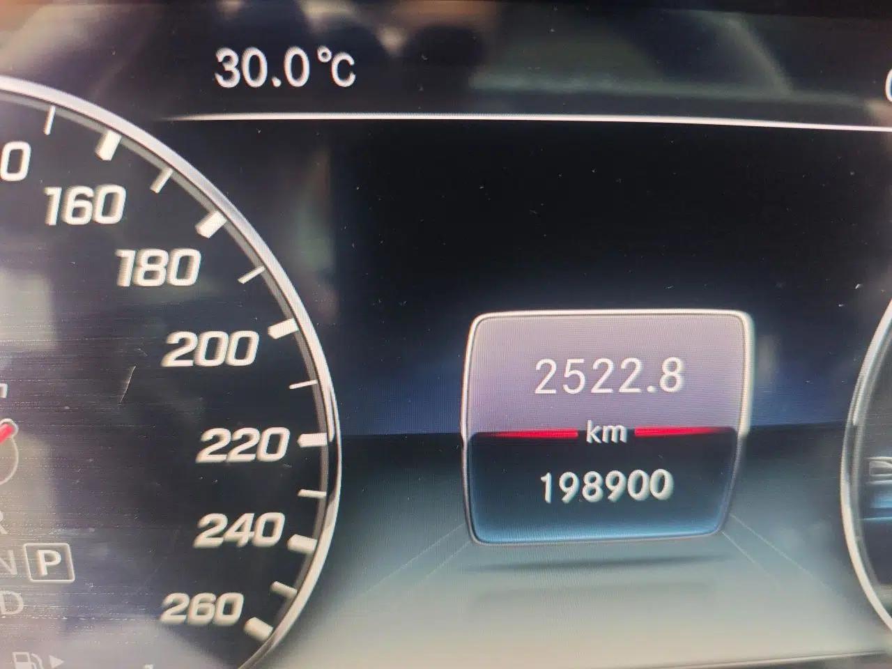 Mercedes-Benz E-Class 2017 E 320 L 4MATIC — миниатюра 12