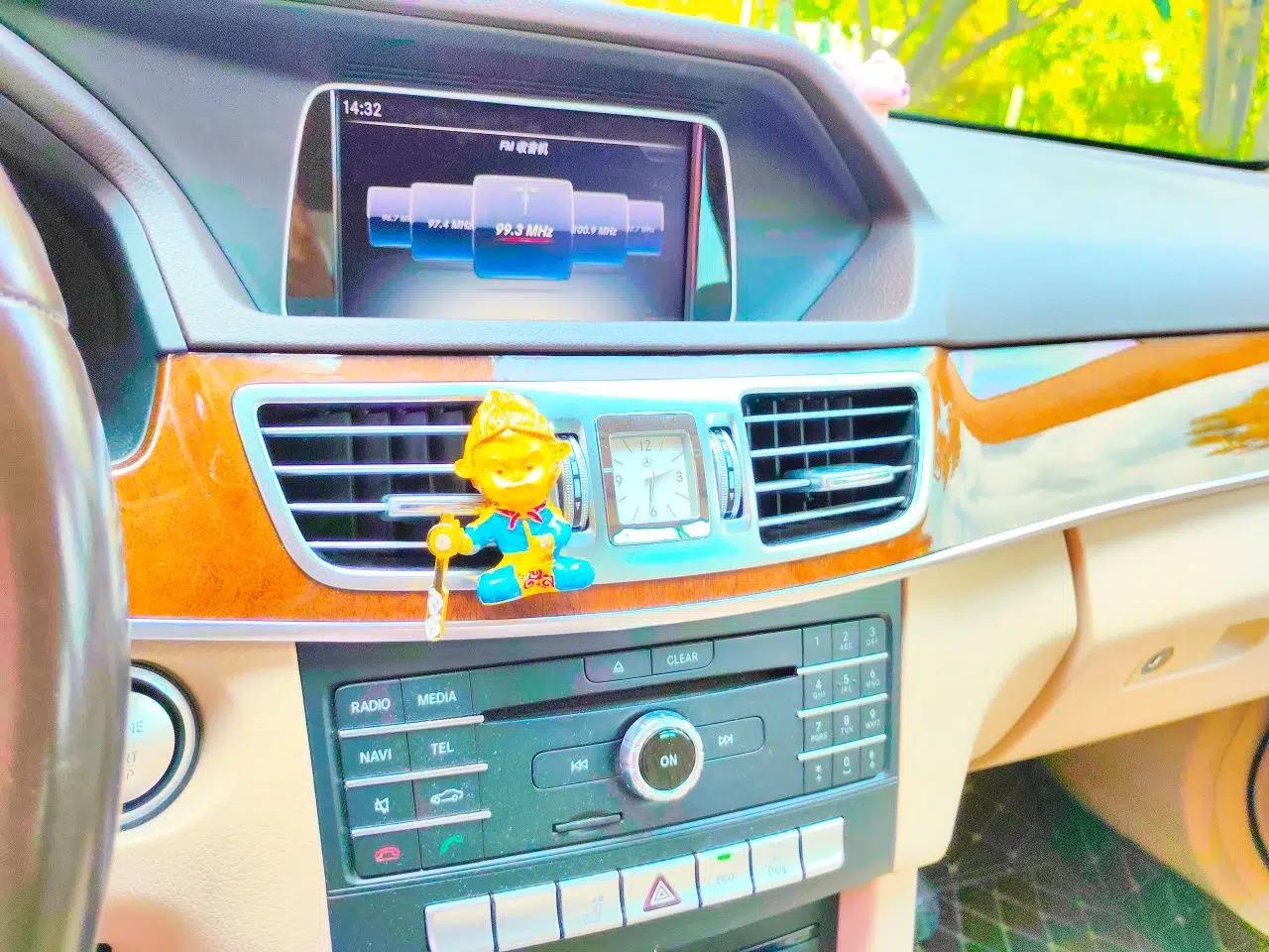 Mercedes-Benz E-Class 2015 Facelift E 200 L — миниатюра 13