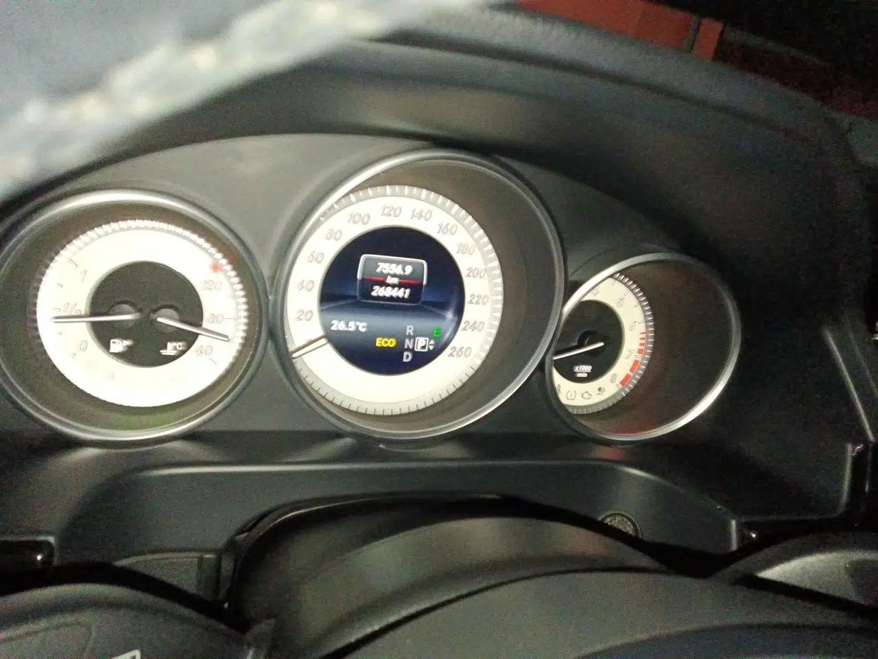 Mercedes-Benz E-Class 2015 E 200 L Sport Edition — миниатюра 11