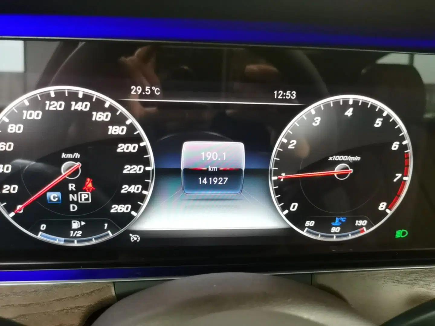 Mercedes-Benz E-Class 2019 E 300 L Stylish Model — миниатюра 14