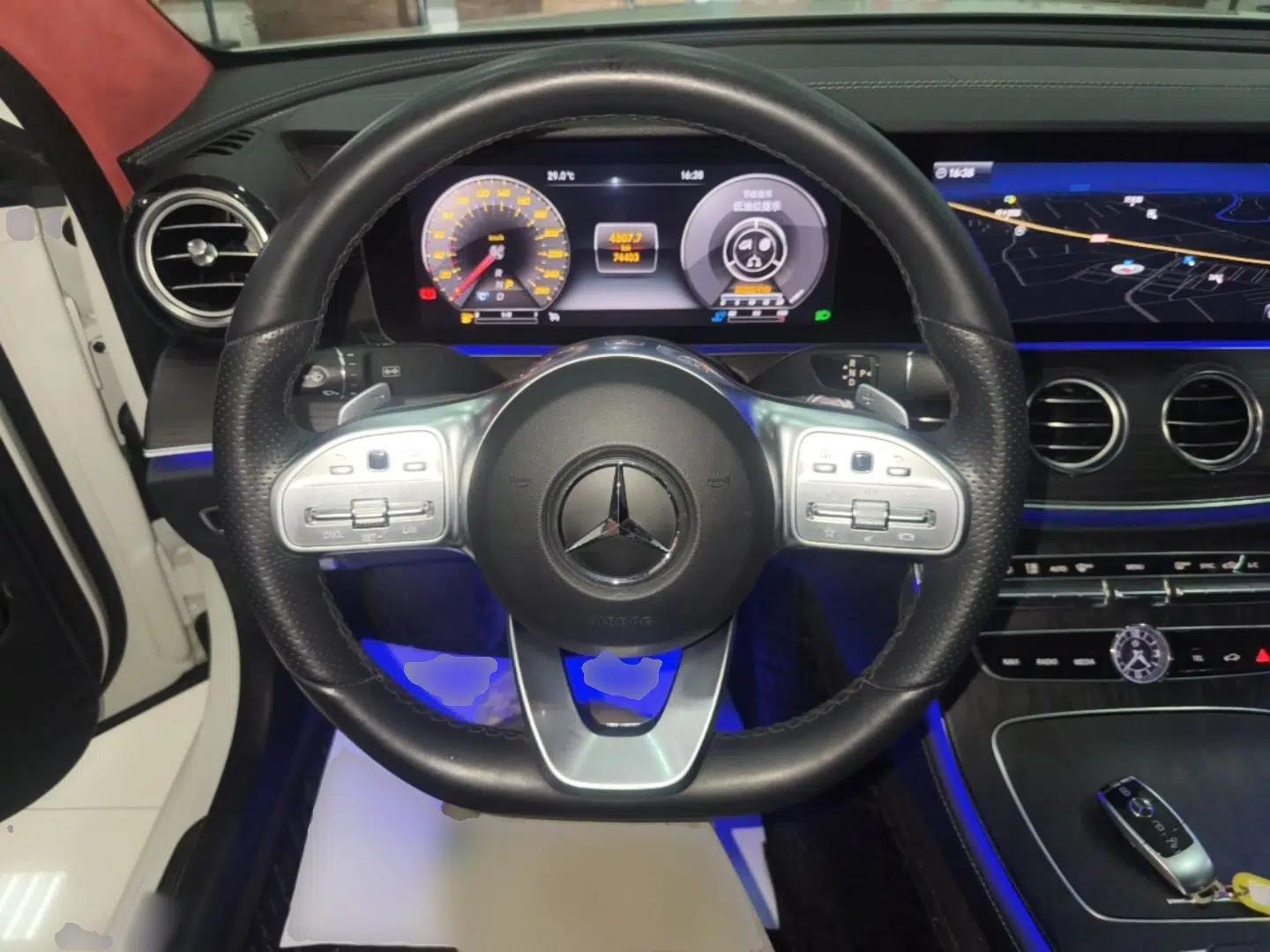 Mercedes-Benz E-Class 2020 E 300 L Sporty and Stylish Model — миниатюра 13