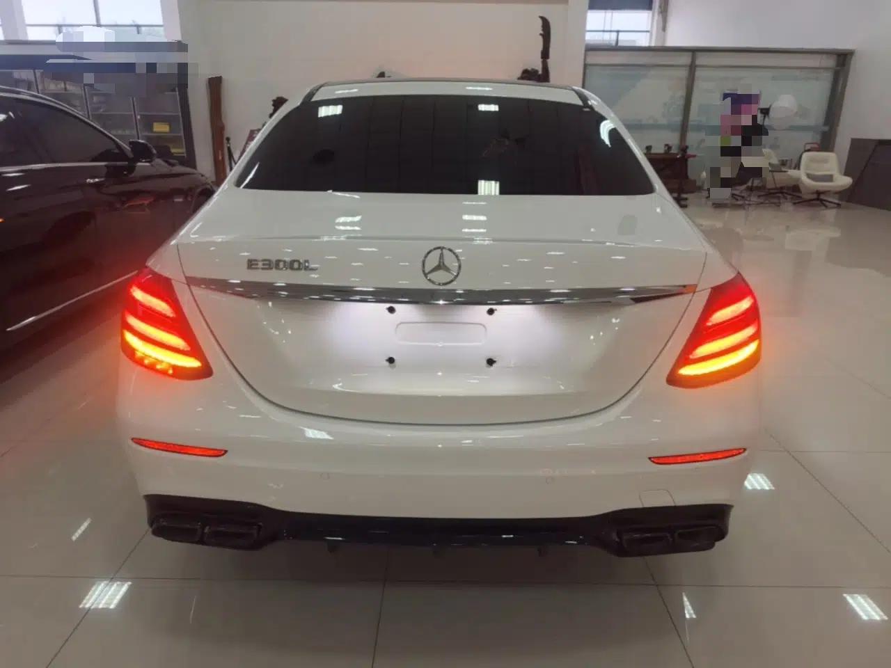 Mercedes-Benz E-Class 2020 E 300 L Sporty and Stylish Model — миниатюра 5