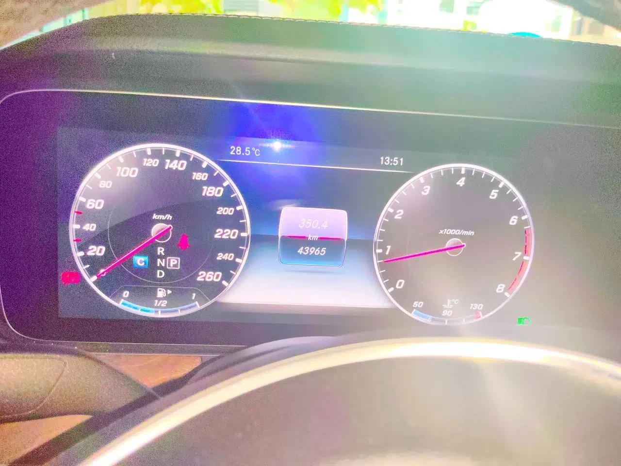 Mercedes-Benz E-Class 2016 E 200 L — миниатюра 11