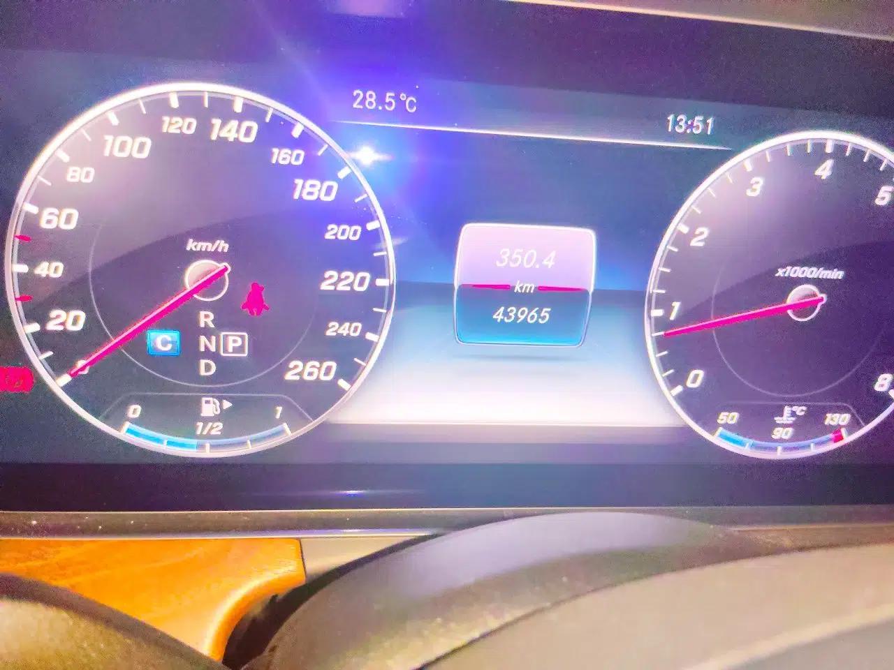 Mercedes-Benz E-Class 2016 E 200 L — миниатюра 12