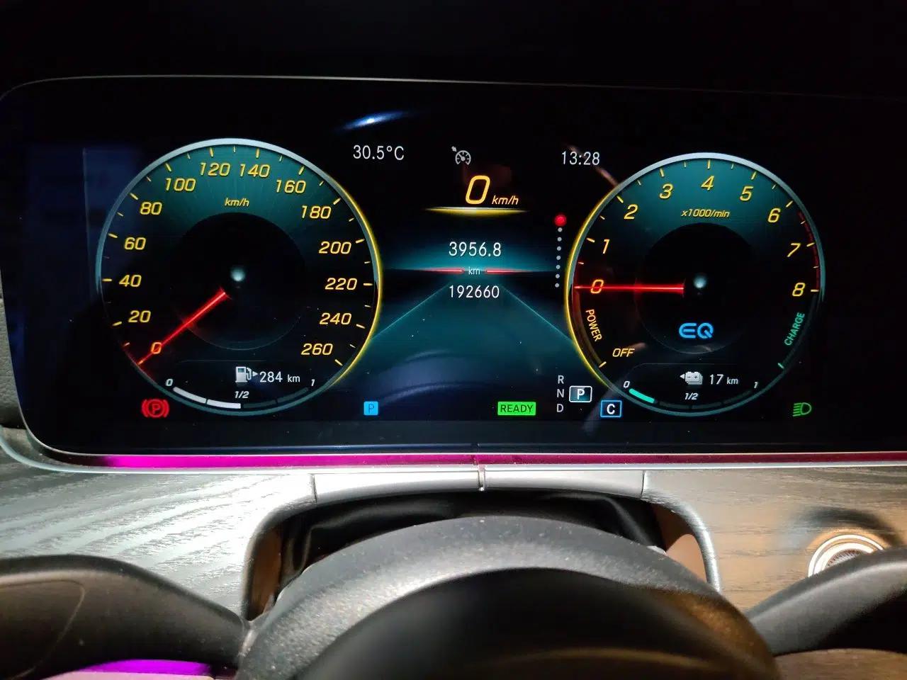 Mercedes-Benz E-Class New Energy 2022 Second Facelift E 350 e L Plug-in Hybrid Sports Sedan — миниатюра 12