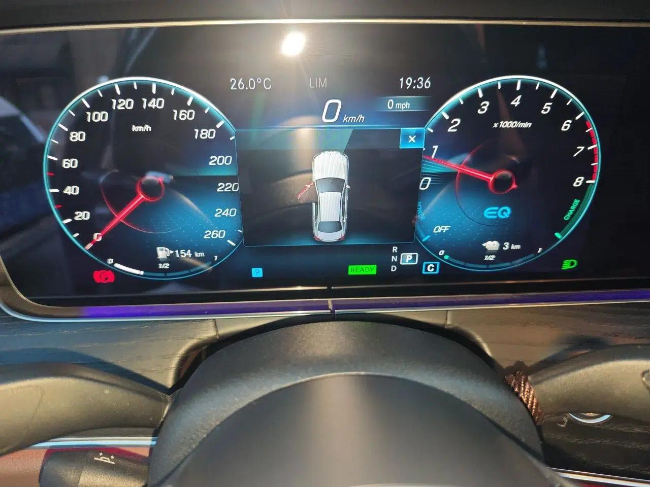 Mercedes-Benz E-Class New Energy 2021 E 350 e L Plug-in Hybrid Sports Sedan — миниатюра 11
