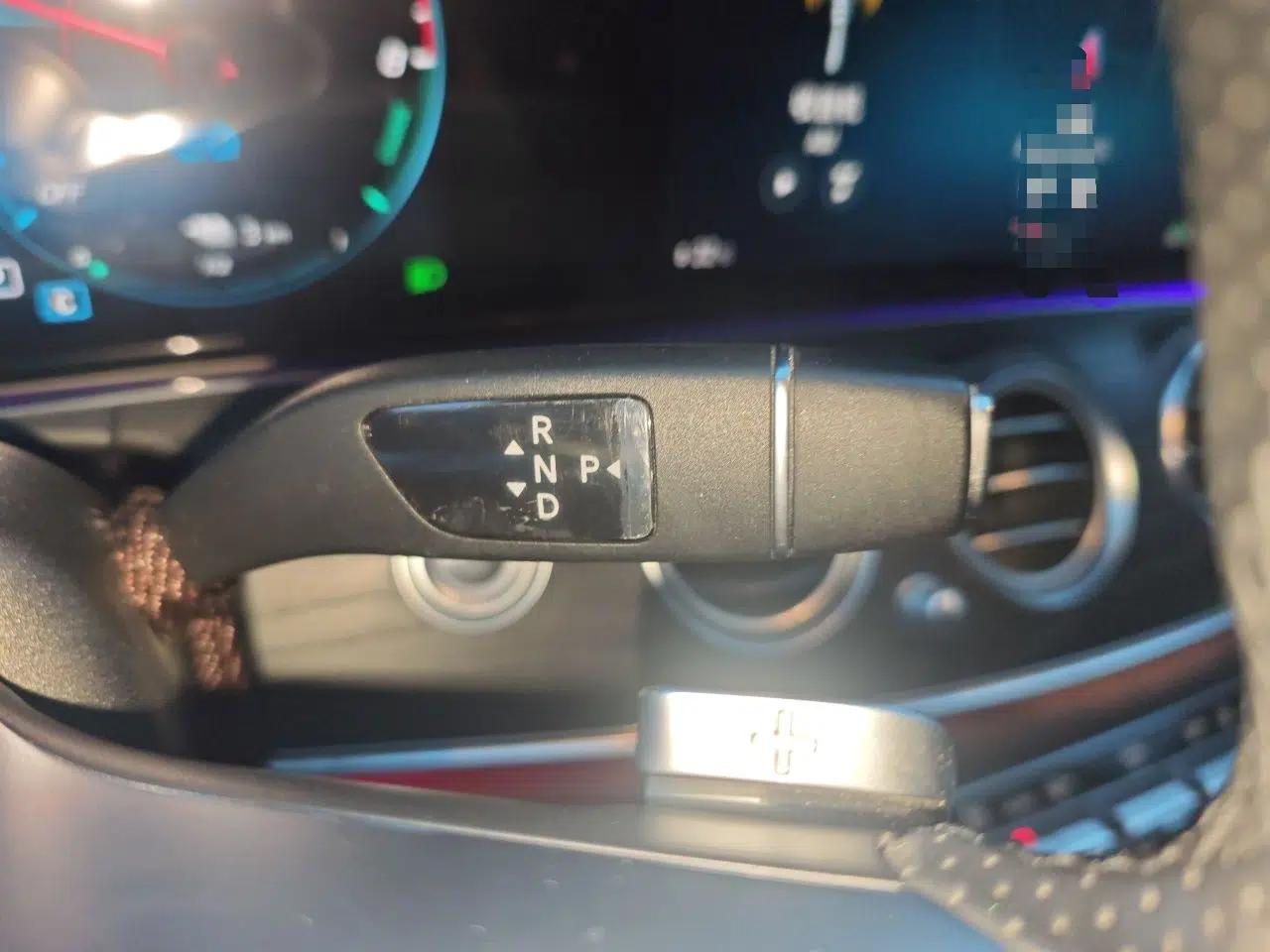 Mercedes-Benz E-Class New Energy 2021 E 350 e L Plug-in Hybrid Sports Sedan — миниатюра 14