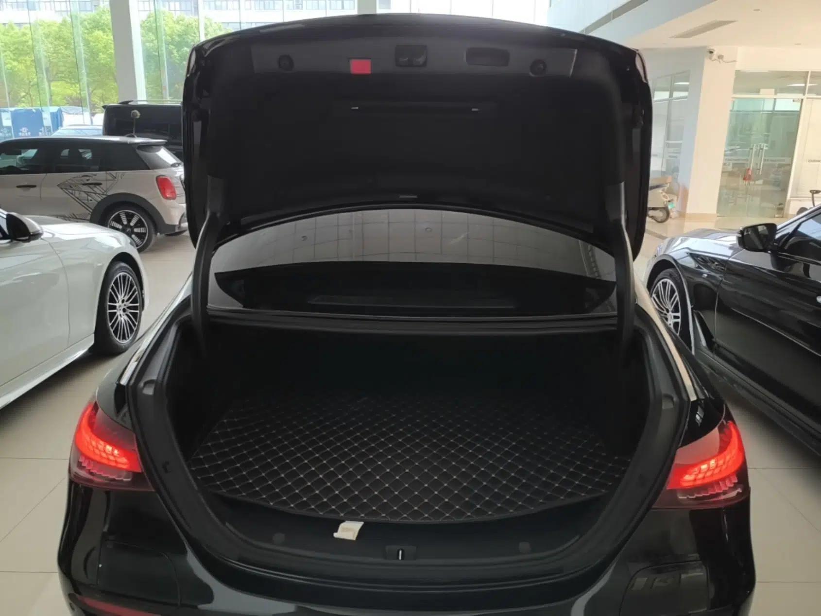 Mercedes-Benz E-Class New Energy 2022 Restyled E 350 e L Plug-in Hybrid Sports Sedan — миниатюра 22