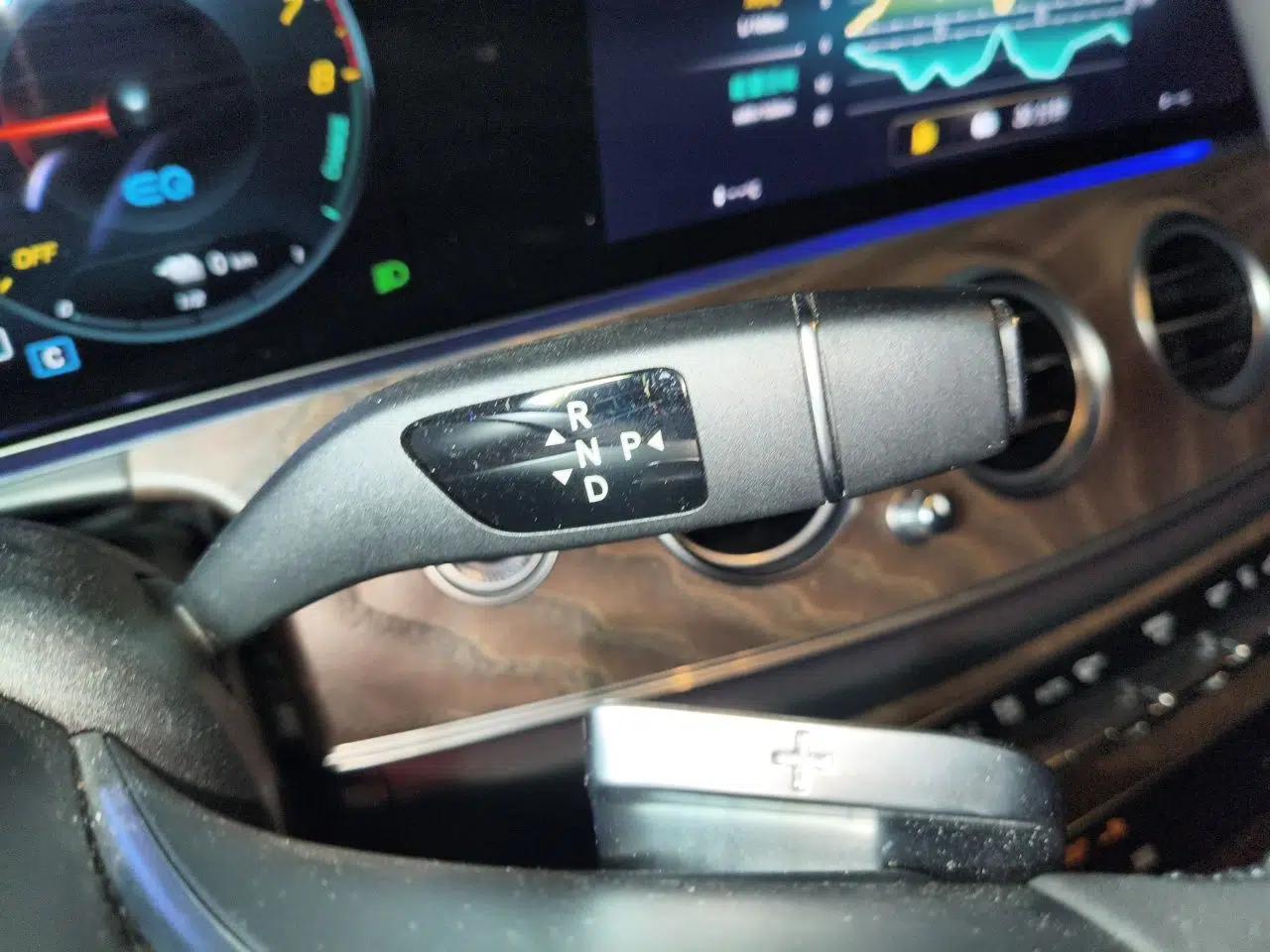 Mercedes-Benz E-Class New Energy 2021 E 350 e L Plug-in Hybrid Sedan — миниатюра 14