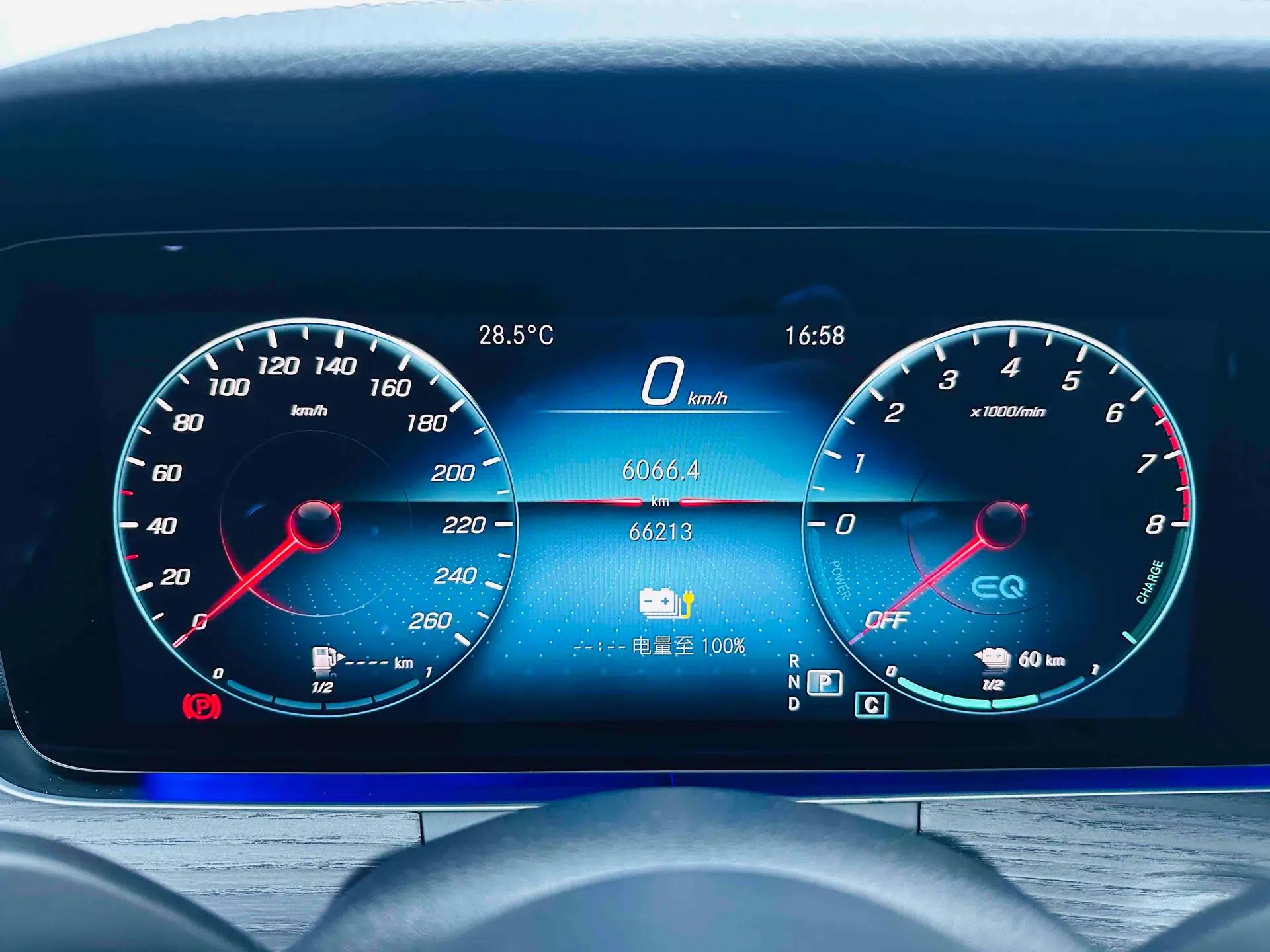 Mercedes-Benz E-Class New Energy 2023 E 350 e L Plug-in Hybrid Sports Sedan — миниатюра 14