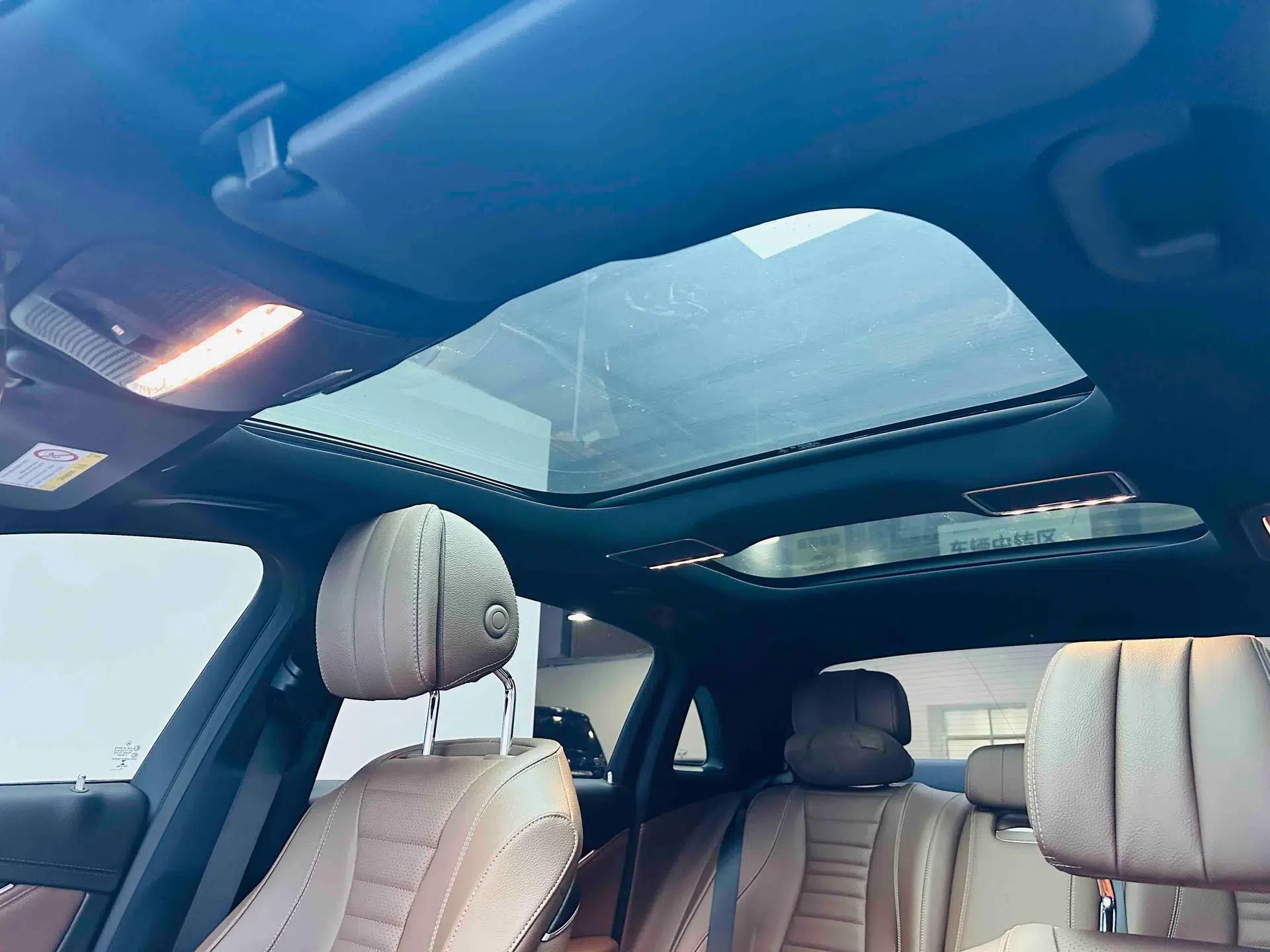 Mercedes-Benz E-Class New Energy 2023 E 350 e L Plug-in Hybrid Sports Sedan — миниатюра 21