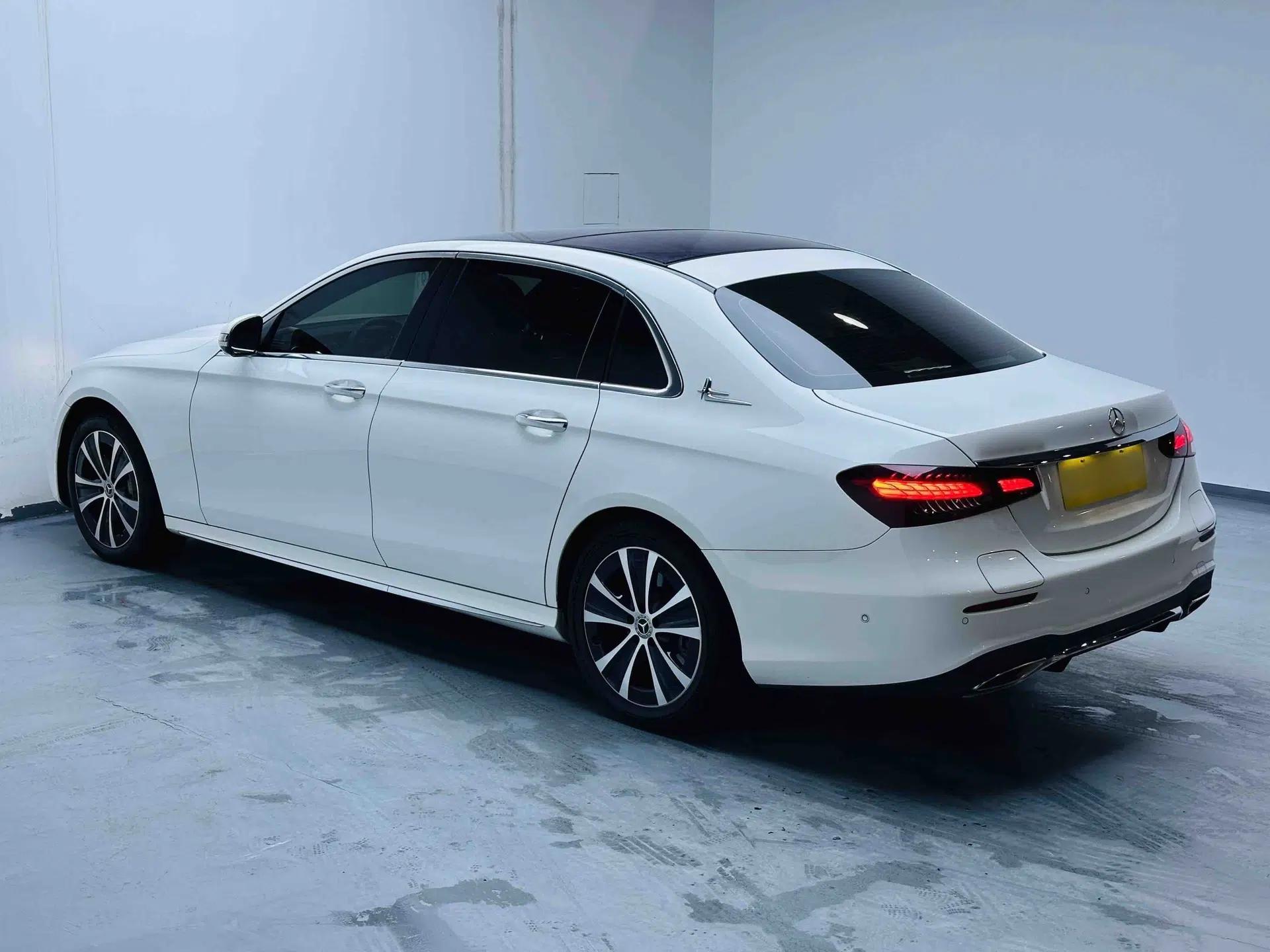 Mercedes-Benz E-Class New Energy 2023 E 350 e L Plug-in Hybrid Sports Sedan — миниатюра 6