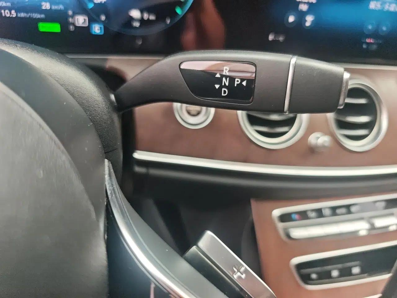 Mercedes-Benz E-Class New Energy 2021 E 350 e L Plug-in Hybrid Sedan — миниатюра 14
