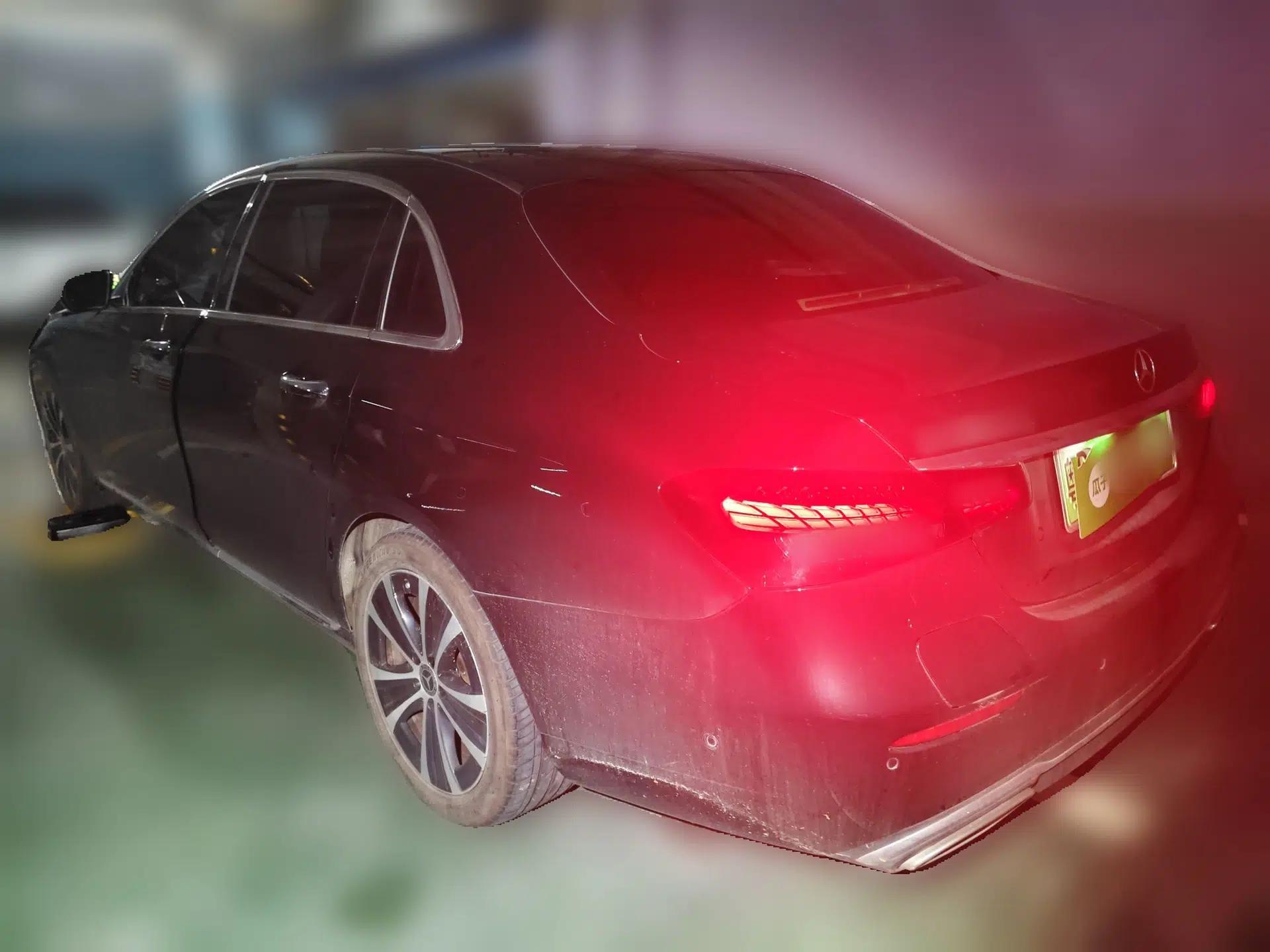 Mercedes-Benz E-Class New Energy 2022 E 350 e L Plug-in Hybrid Sedan — миниатюра 4