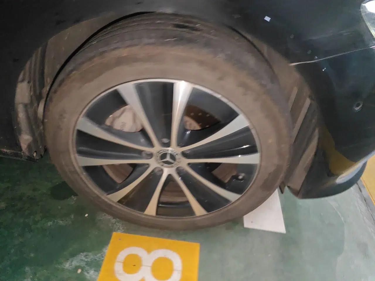 Mercedes-Benz E-Class New Energy 2022 E 350 e L Plug-in Hybrid Sedan — миниатюра 8