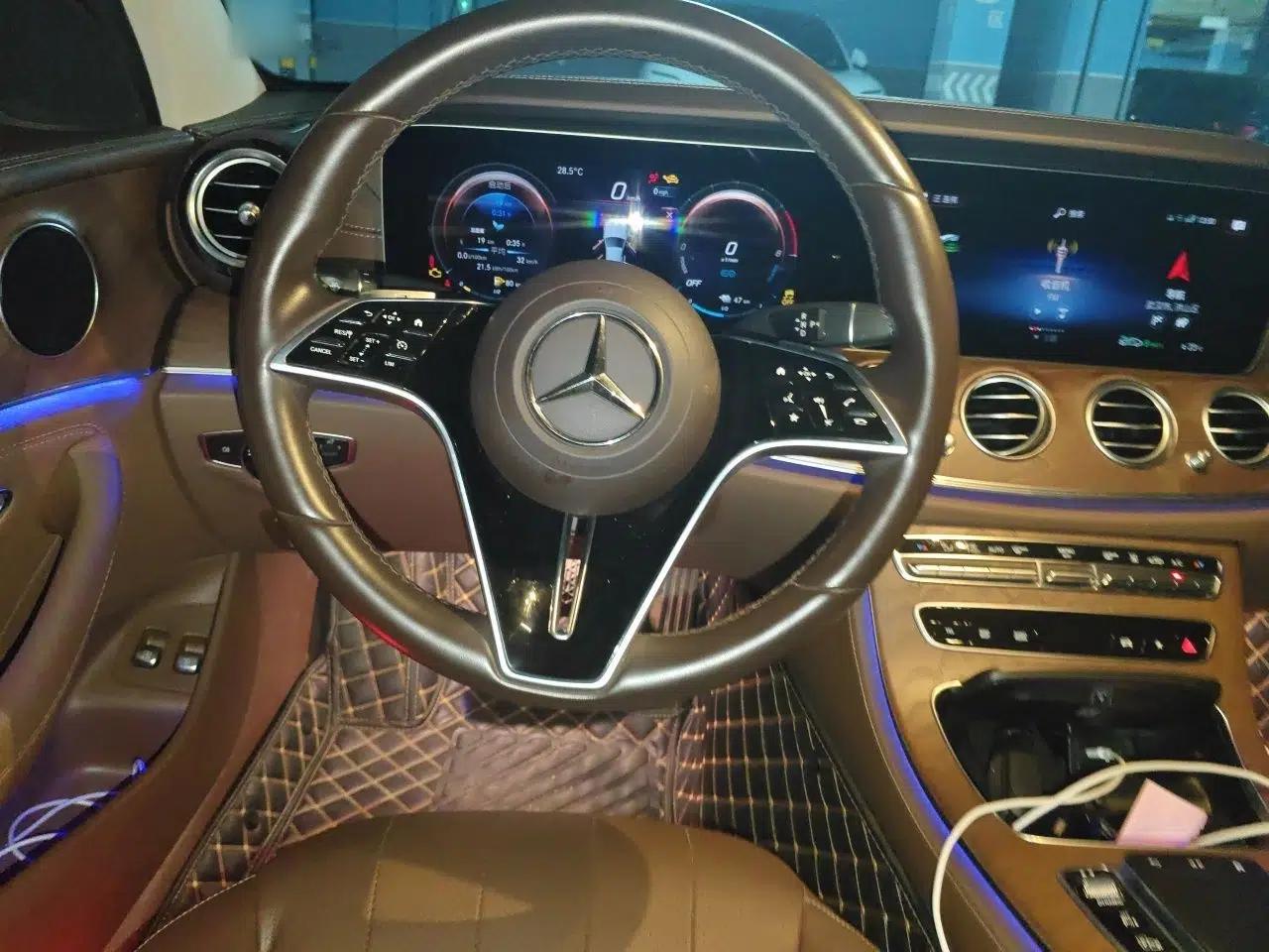 Mercedes-Benz E-Class New Energy 2022 E 350 e L Plug-in Hybrid Sedan — миниатюра 10