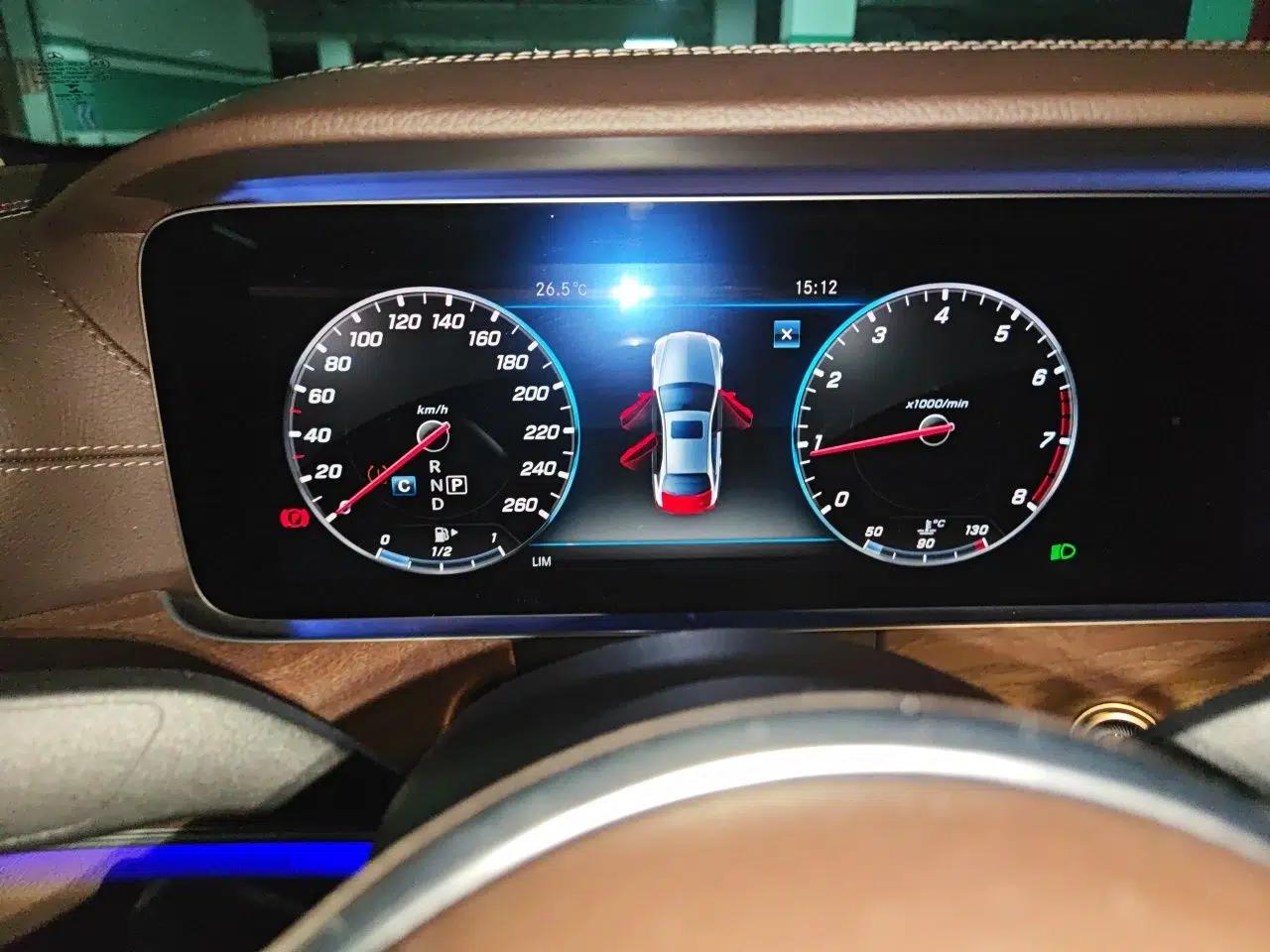 Mercedes-Benz E-Class 2020 E 300 L Luxury Model — миниатюра 11